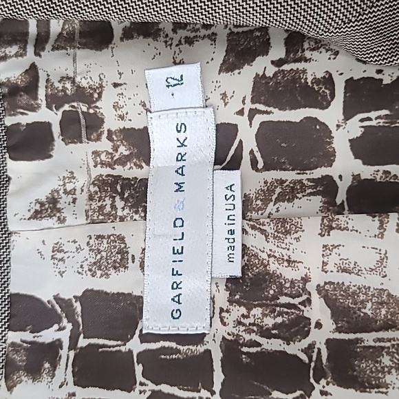 Garfield & Mark's 100% Virgin Wool button front blazer - Picture 9 of 10